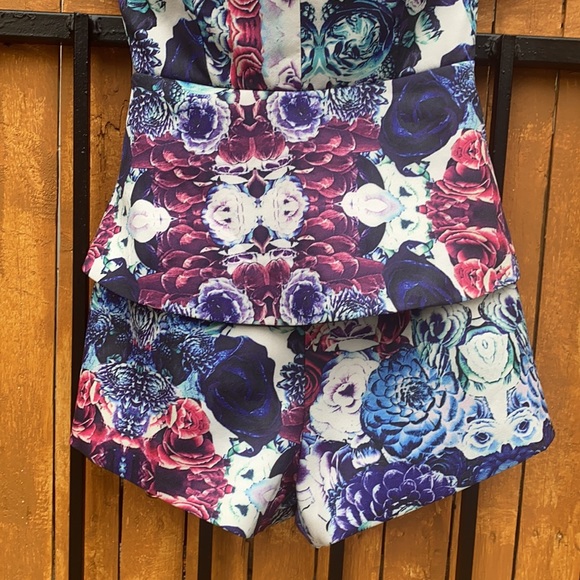 💜 Party romper with purple flowers 💜 - Picture 5 of 10